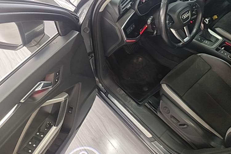 Used Audi Q3 2021 35 TFSI Progressive Dynamic Edition Driver Seat