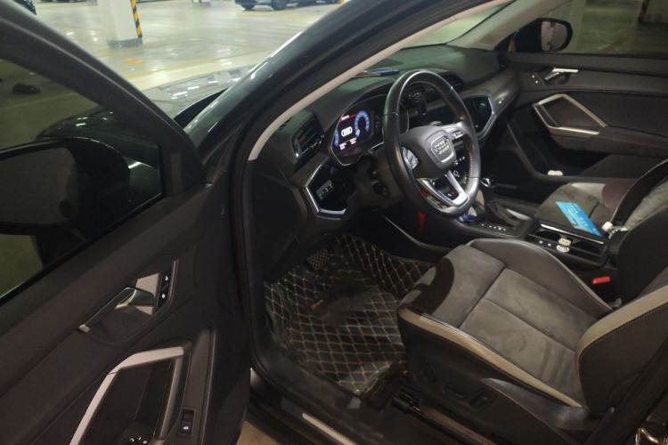 Used Audi Q3 2021 35 TFSI Progressive Dynamic Edition Driver Seat