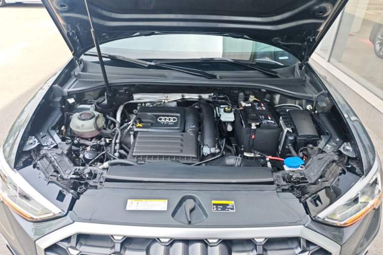 Used Audi Q3 2021 35 TFSI Fashion Dynamic Model Engine Bay