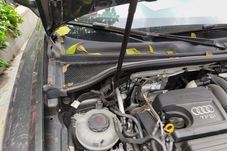 Used Audi Q3 2021 35 TFSI Progressive Dynamic Edition Engine Bay Right