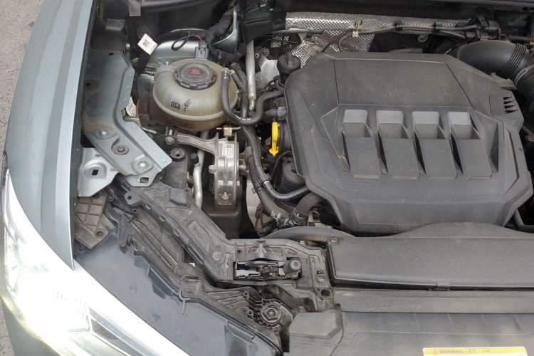 Used Audi Q3 2021 40 TFSI Fashion Dynamic Model Engine Bay Right