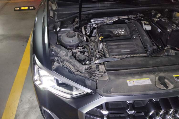 Used Audi Q3 2021 35 TFSI Progressive Dynamic Edition Engine Bay Right