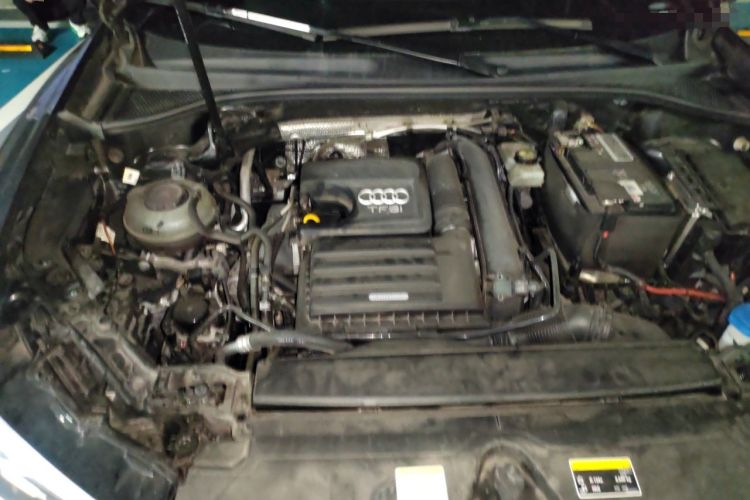 Used Audi Q3 2021 35 TFSI Fashion Dynamic Model Engine Bay Right
