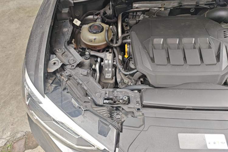 Used Audi Q3 2021 40 TFSI Fashion Dynamic Model Engine Bay Right