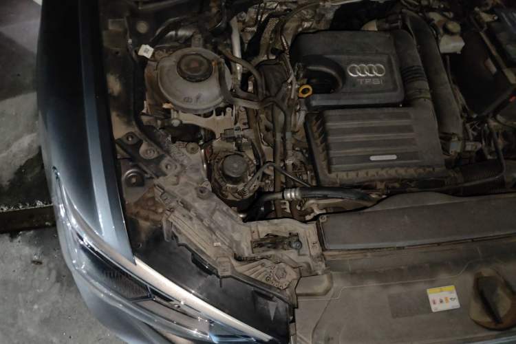 Used Audi Q3 2021 35 TFSI Fashion Dynamic Model Engine Bay Right