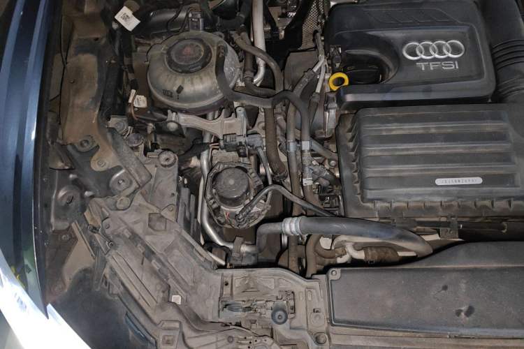 Used Audi Q3 2021 35 TFSI Fashion Dynamic Model Engine Bay Right