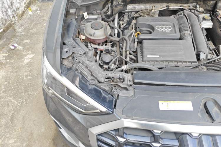 Used Audi Q3 2021 35 TFSI Fashion Dynamic Model Engine Bay Right