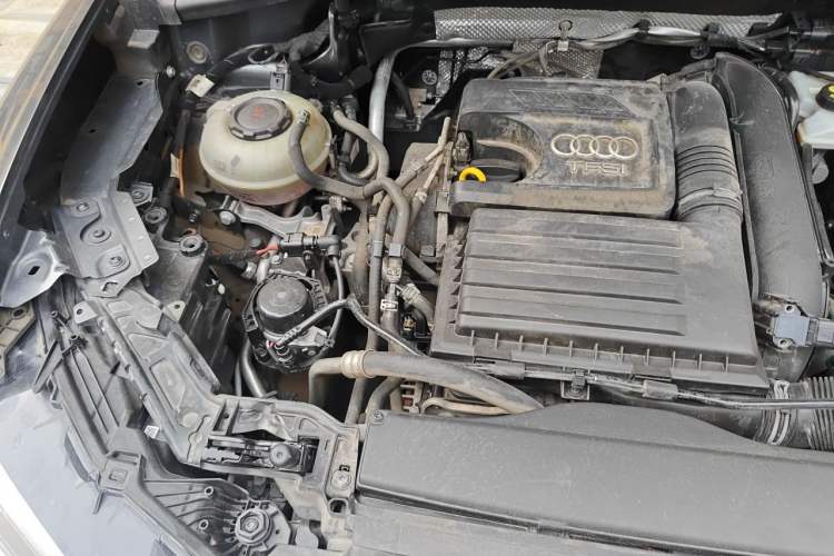 Used Audi Q3 2021 35 TFSI Fashion Dynamic Model Engine Bay Right