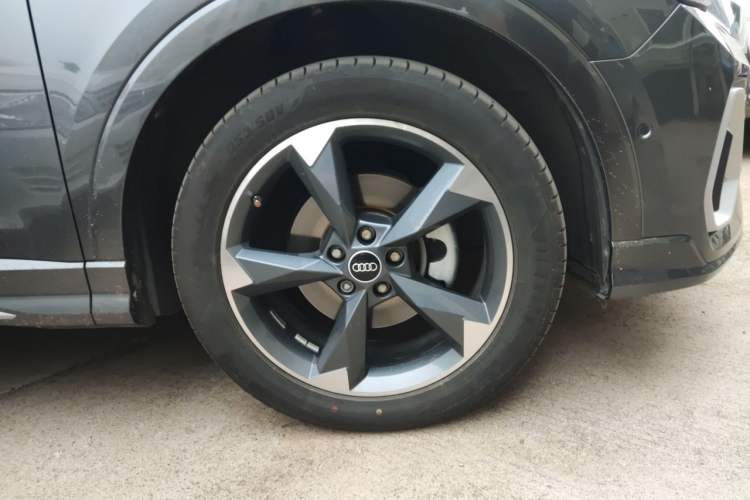 Used Audi Q3 2021 35 TFSI Fashion Dynamic Model Exterior 1