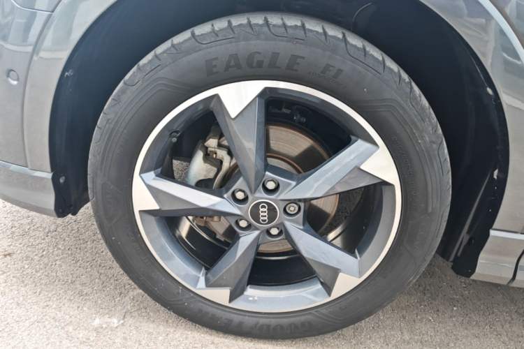 Used Audi Q3 2021 35 TFSI Fashion Dynamic Model Exterior 4