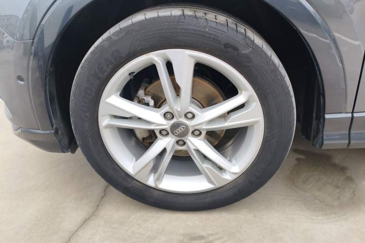 Used Audi Q3 2021 35 TFSI Fashionable and Elegant Model Exterior 4
