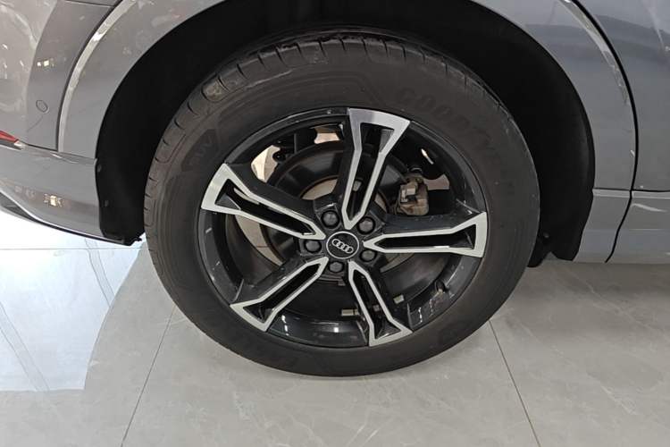 Used Audi Q3 2021 40 TFSI Fashion Dynamic Model Exterior 5