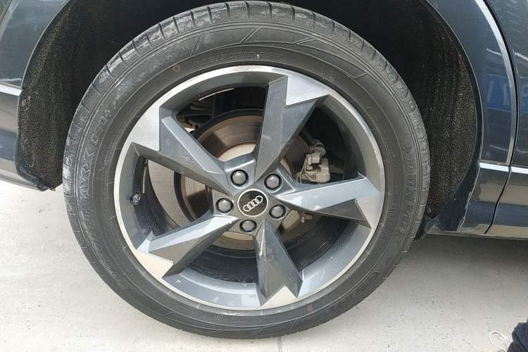 Used Audi Q3 2021 35 TFSI Fashion Dynamic Model Exterior 5