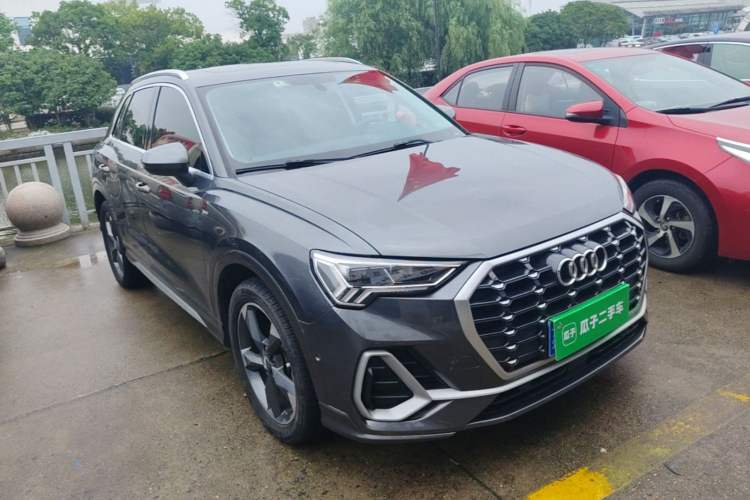 Used Audi Q3 2021 35 TFSI Fashion Dynamic Model Front Right 45 Deg