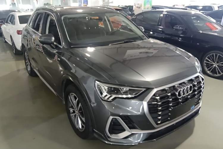Used Audi Q3 2021 35 TFSI Progressive Dynamic Edition Front Right 45 Deg