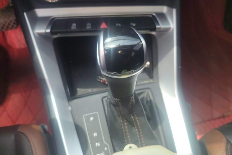Used Audi Q3 2021 35 TFSI Fashionable and Elegant Model Gear Lever