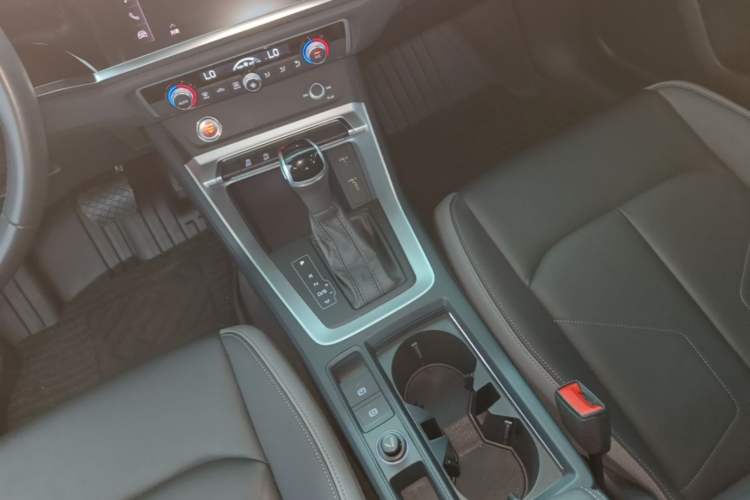 Used Audi Q3 2021 35 TFSI Advanced Style Edition Gear Lever
