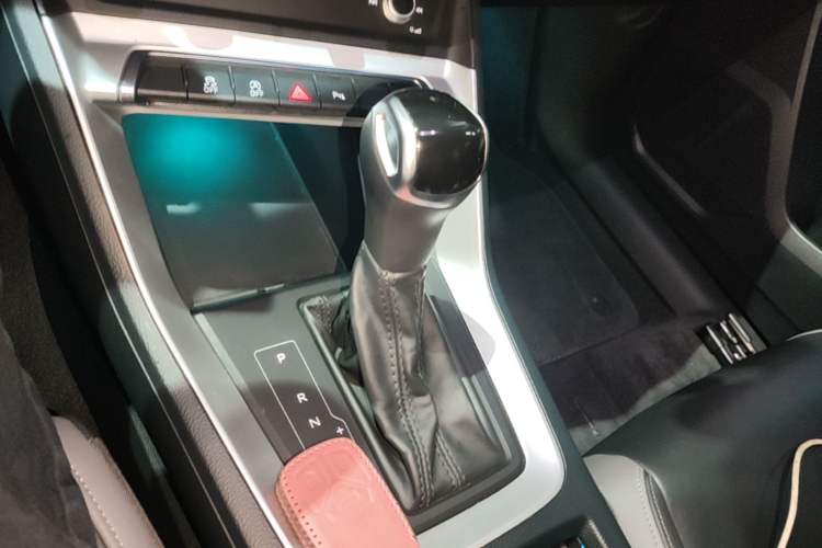 Used Audi Q3 2021 35 TFSI Advanced Style Edition Gear Lever