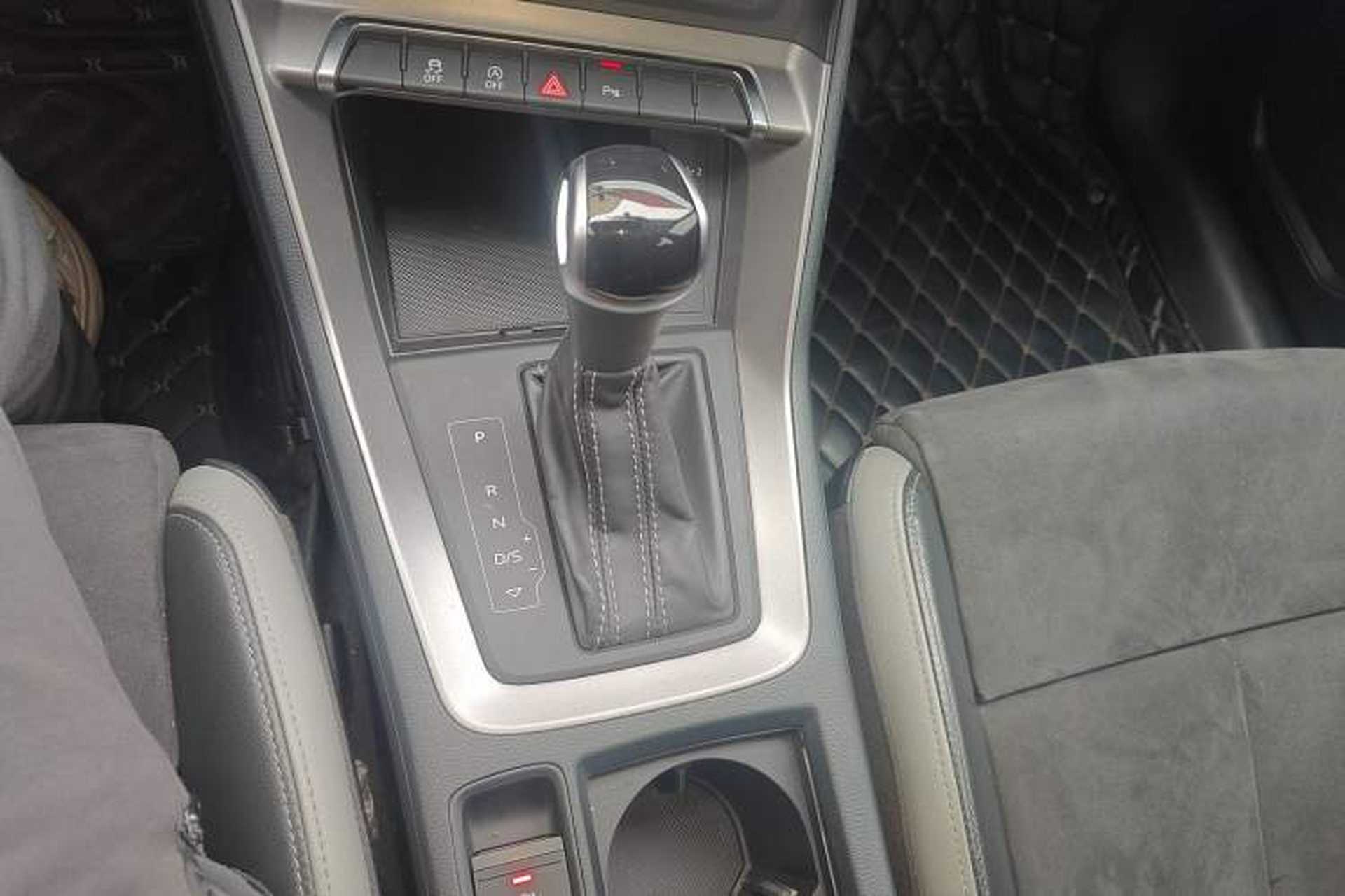 Used Audi Q3 2021 35 TFSI Progressive Dynamic Edition Gear Lever