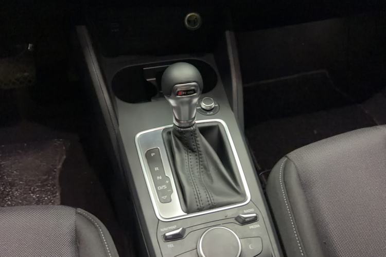 Used Audi Q3 2021 35 TFSI Progressive Dynamic Edition Gear Lever