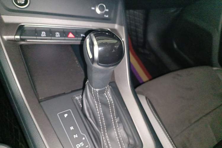 Used Audi Q3 2021 35 TFSI Fashion Dynamic Model Gear Lever