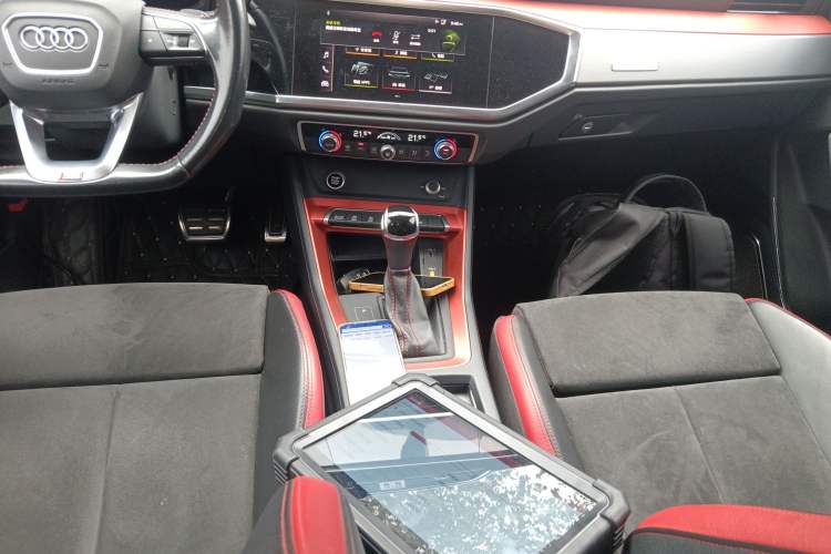 Used Audi Q3 2021 40 TFSI Fashion Dynamic Model Gear Lever