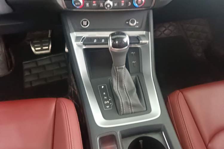 Used Audi Q3 2021 35 TFSI Enjoy Life Edition Gear Lever