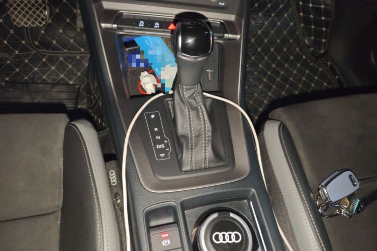 Used Audi Q3 2021 35 TFSI Fashion Dynamic Model Gear Lever