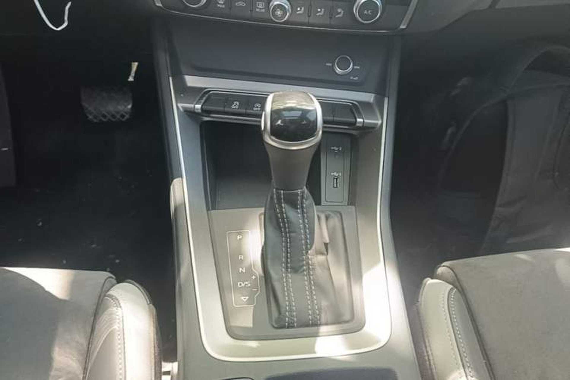 Used Audi Q3 2021 35 TFSI Progressive Dynamic Edition Gear Lever