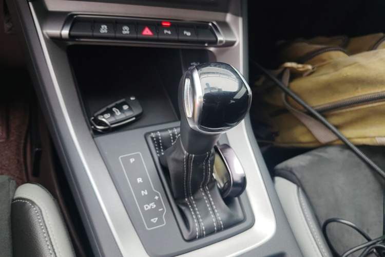 Used Audi Q3 2021 35 TFSI Fashion Dynamic Model Gear Lever