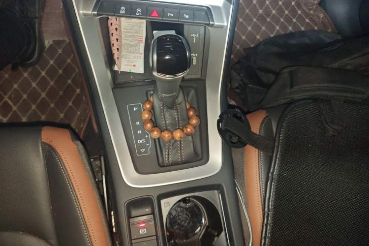Used Audi Q3 2021 35 TFSI Fashionable and Elegant Model Gear Lever