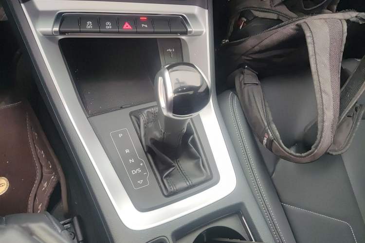 Used Audi Q3 2021 35 TFSI Advanced Style Edition Gear Lever