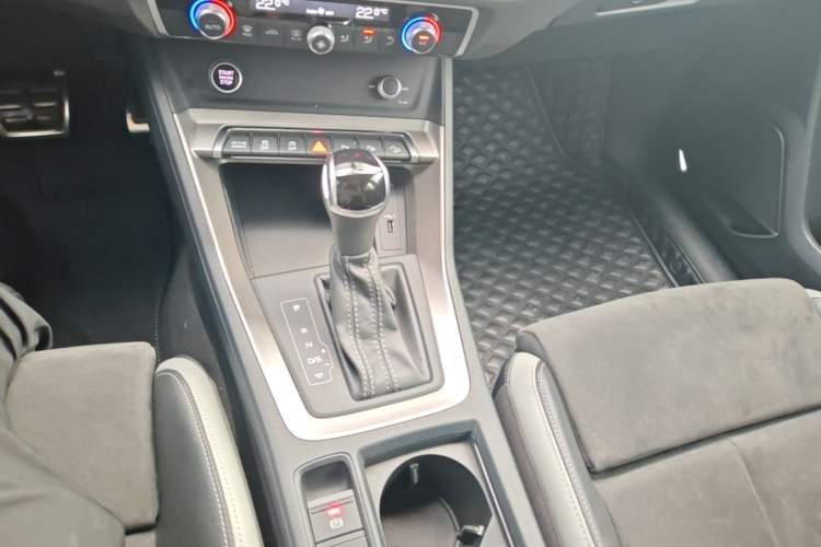 Used Audi Q3 2021 45 TFSI quattro Fashion Dynamic Model Gear Lever