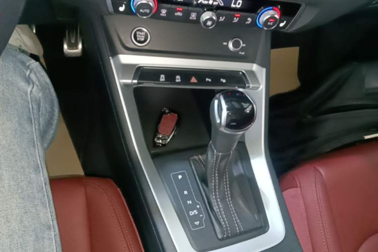 Used Audi Q3 2021 35 TFSI Fashion Dynamic Model Gear Lever