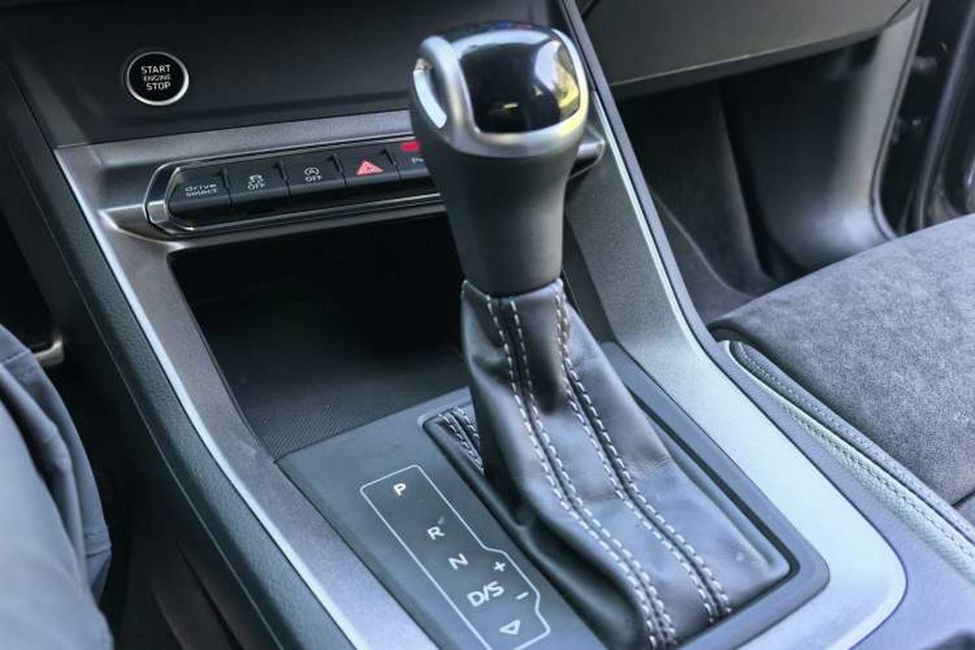 Used Audi Q3 2021 45 TFSI quattro Fashion Dynamic Model Gear Lever