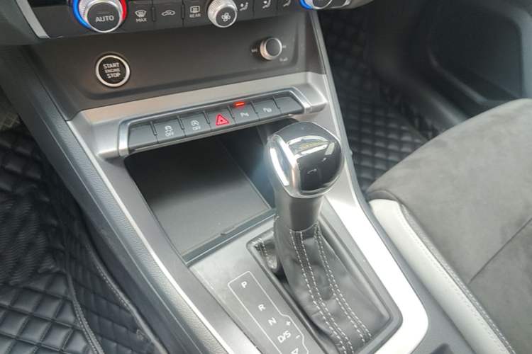 Used Audi Q3 2021 35 TFSI Fashion Dynamic Model Gear Lever