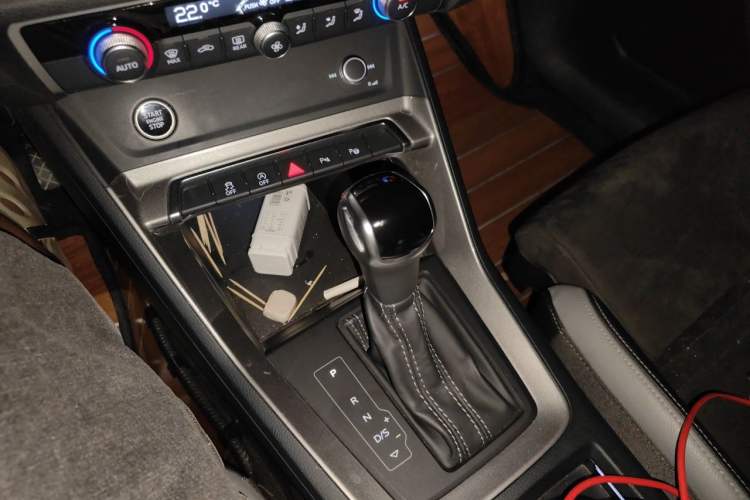 Used Audi Q3 2021 35 TFSI Fashion Dynamic Model Gear Lever
