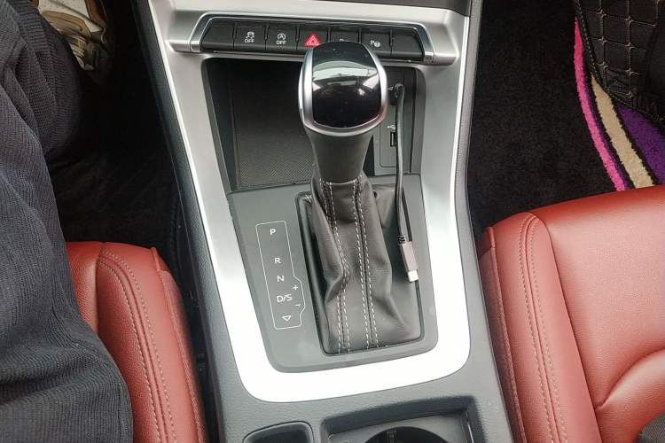 Used Audi Q3 2021 35 TFSI Fashion Dynamic Model Gear Lever