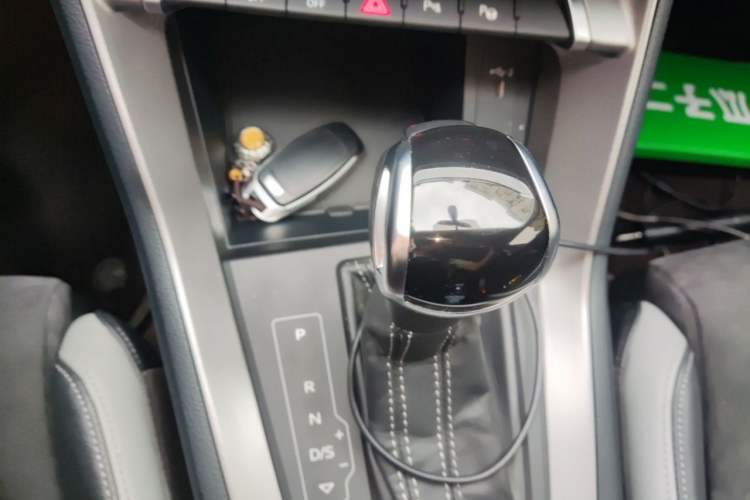 Used Audi Q3 2021 35 TFSI Fashion Dynamic Model Gear Lever