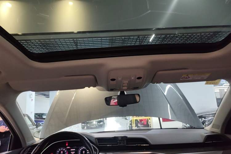 Used Audi Q3 2021 35 TFSI Progressive Dynamic Edition Headliner