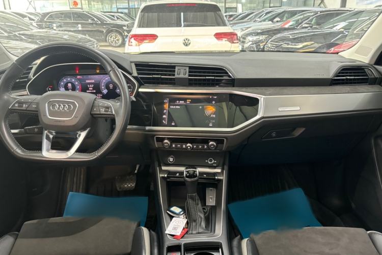 Used Audi Q3 2021 35 TFSI Fashion Dynamic Model Interior 1