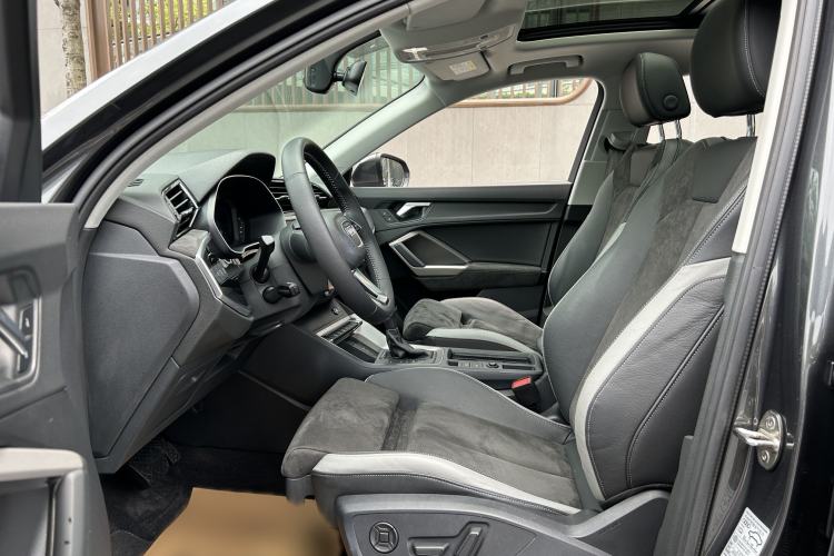 Used Audi Q3 2021 35 TFSI Progressive Dynamic Edition Interior 1