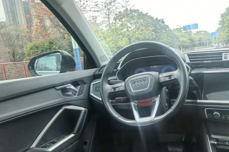 Used Audi Q3 2021 35 TFSI Progressive Dynamic Edition Interior 2