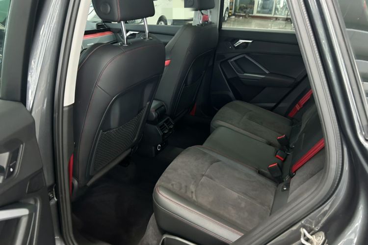Used Audi Q3 2021 35 TFSI Progressive Dynamic Edition Interior 3