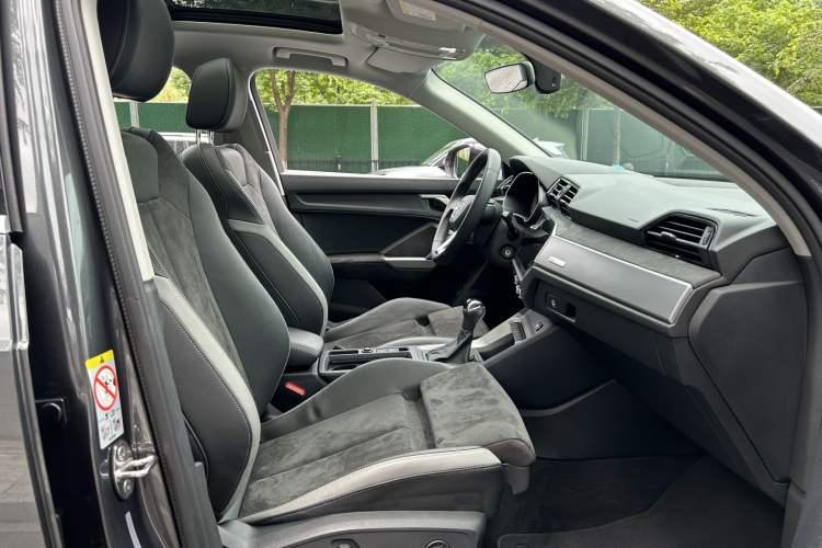 Used Audi Q3 2021 35 TFSI Progressive Dynamic Edition Interior 3