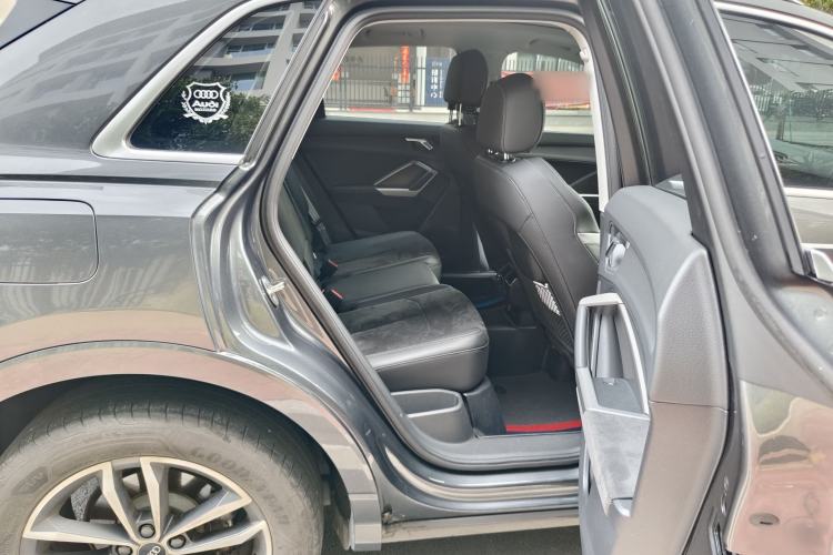 Used Audi Q3 2021 35 TFSI Progressive Dynamic Edition Interior 3