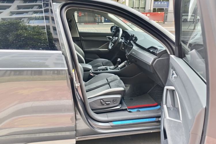 Used Audi Q3 2021 35 TFSI Progressive Dynamic Edition Interior 4