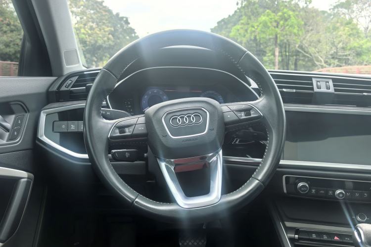 Used Audi Q3 2021 35 TFSI Progressive Dynamic Edition Interior 5