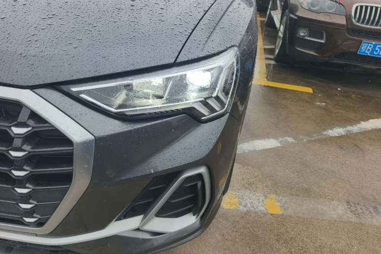 Used Audi Q3 2021 35 TFSI Progressive Dynamic Edition Left Front Headlight