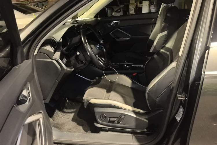 Used Audi Q3 2021 35 TFSI Progressive Dynamic Edition Left Front Seat